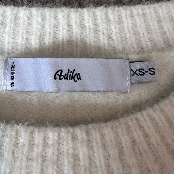 Adika Soft Fuzzy White Cropped "Limited Edition" Sweater Size XS/S - Picture 3 of 7